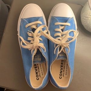 Blue platform Converse, 6.5 in men ( 8 in women)